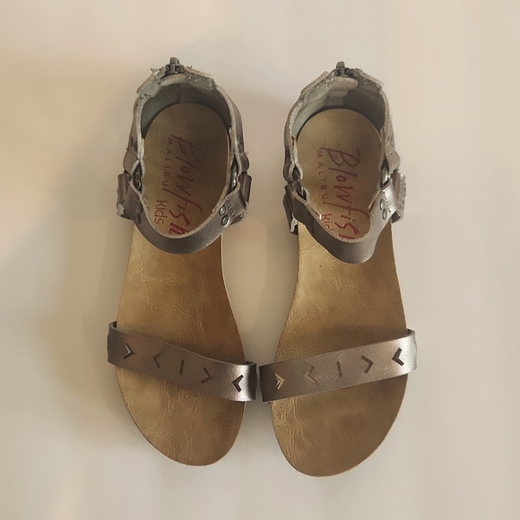 Sandals - Picture 5 of 8